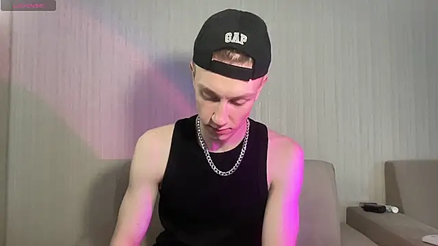 Travis Gracile online show from 24, 4, 2026