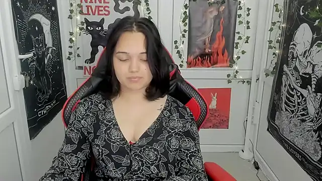Snapshot of Caroline_cutte chatting on 17, 7, 2026 Caroline cutte online show from 17, 7, 2026