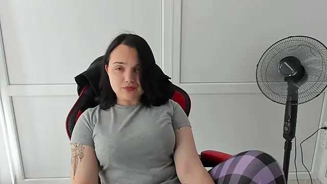 Snapshot of Caroline_cutte chatting on 10, 6, 2026 Caroline cutte online show from 10, 6, 2026