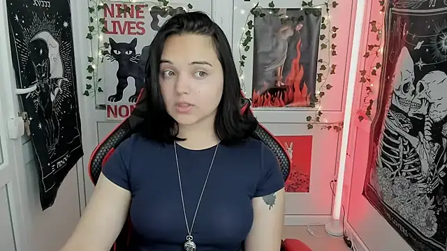Snapshot of Caroline_cutte chatting on 9, 7, 2026 Caroline cutte online show from 9, 7, 2026