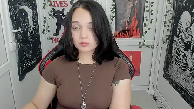 Snapshot of Caroline_cutte chatting on 20, 7, 2026 Caroline cutte online show from 20, 7, 2026