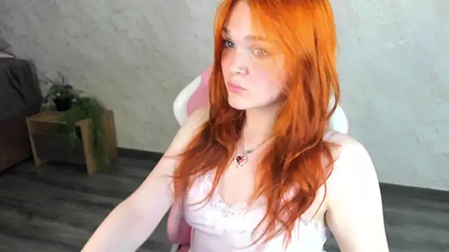 Emilly Hiil online show from 13, 7, 2026