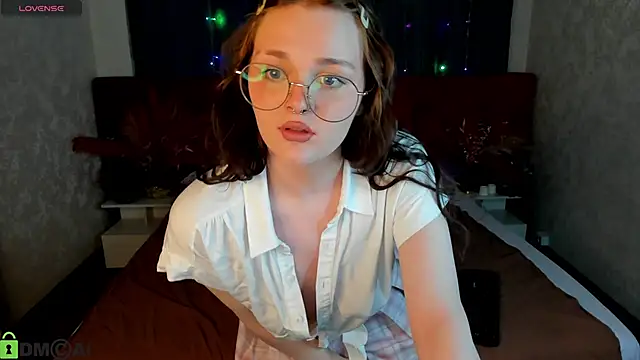 Emilly Hiil online show from 26, 4, 2026