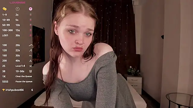 Emilly Hiil online show from 8, 6, 2026