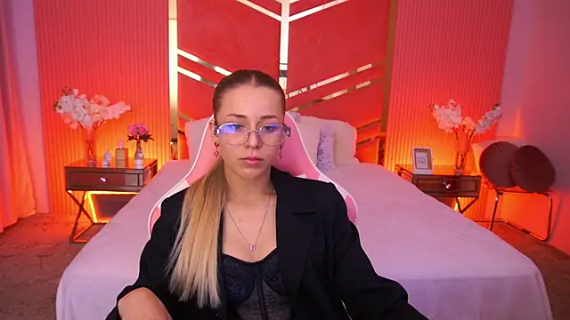 DoveLovee online show from 19, 5, 2026