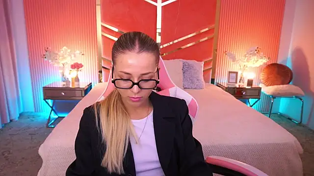 DoveLovee online show from 5, 6, 2026