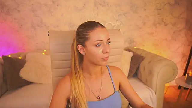 DoveLovee online show from 15, 6, 2026