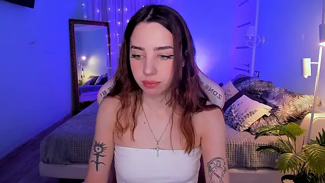 CharliGrace  online show from 15, 4, 2026