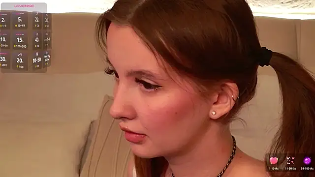 Molly  Quinn online show from 14, 4, 2026