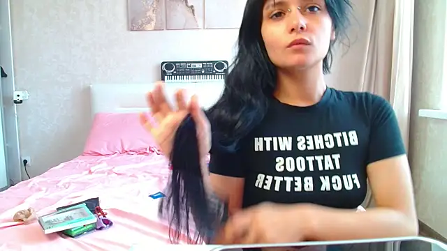 Snapshot of The_Slutty_Fox chatting on 23, 6, 2026 The Slutty Fox online show from 23, 6, 2026