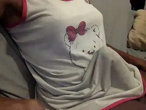 Snapshot of RayanneCampbell-25cm chatting on 27, 4, 2026 RayanneCampbell-25cm online show from 27, 4, 2026