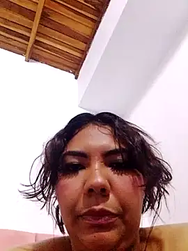 Izel  online show from 16, 4, 2026