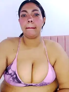 Izel  online show from 13, 5, 2026