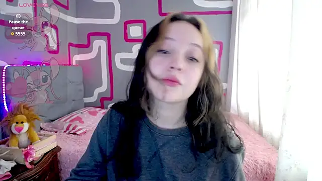 vero doll12 online show from 13, 4, 2026