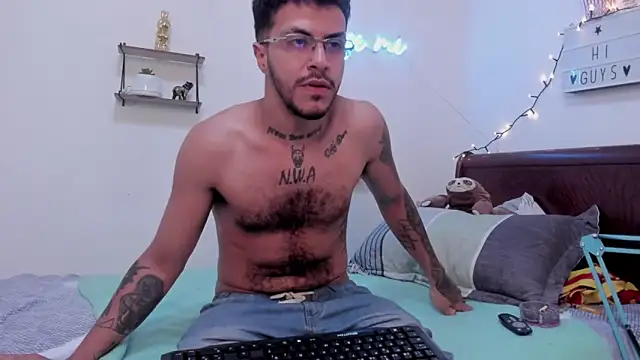 Snapshot of PipeAfterNight chatting on 11, 4, 2026 PipeAfterNight online show from 11, 4, 2026