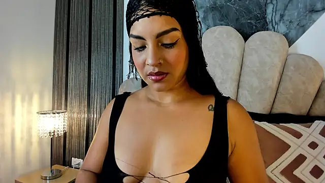 LongHair Queen online show from 7, 5, 2026