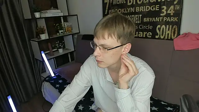 TwinkWhite online show from 24, 5, 2026