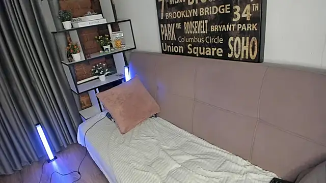 TwinkWhite online show from 12, 5, 2026