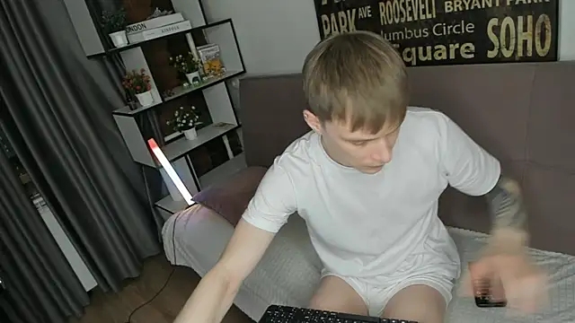 TwinkWhite online show from 18, 5, 2026