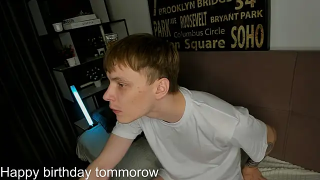 TwinkWhite online show from 14, 5, 2026