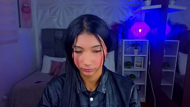 Perlaa moon  online show from 14, 7, 2026