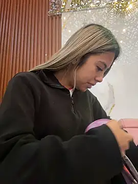 Kimmiebellarie online show from 7, 7, 2026