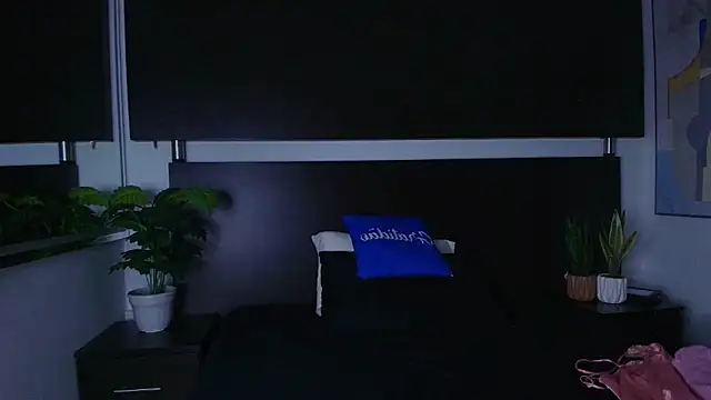 Scarlet  noir online show from 16, 4, 2026