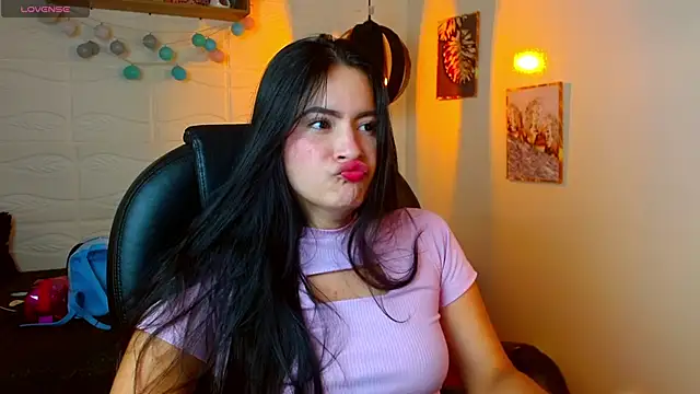 Snapshot of rosaleia_ chatting on 5, 6, 2026 rosaleia online show from 5, 6, 2026