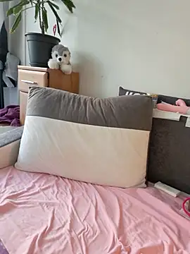 Blond lady czech online show from 27, 5, 2026