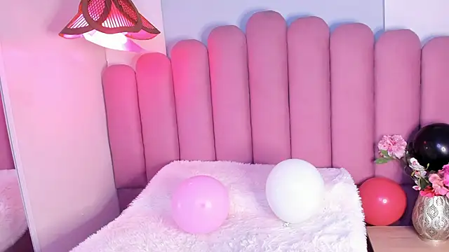 Snapshot of AlesiaBlue chatting on 13, 4, 2026 AlesiaBlue online show from 13, 4, 2026