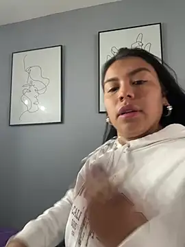 Iam-sophia27 online show from 4, 5, 2026