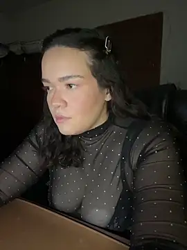 dayanestephany1 online show from 4, 6, 2026