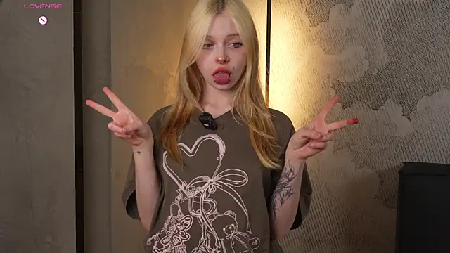 Snapshot of ElvenCat chatting on 4, 7, 2026 ElvenCat online show from 4, 7, 2026