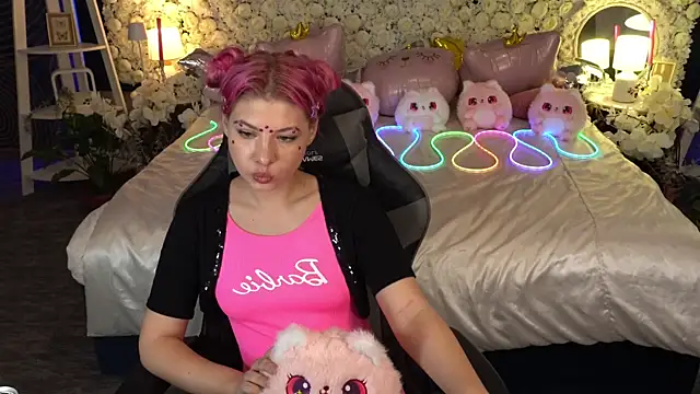 PinkyTrix online show from 7, 5, 2026