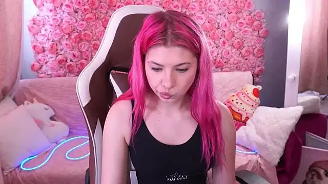PinkyTrix online show from 19, 5, 2026