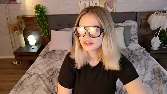KimEvanss online show from 22, 5, 2026