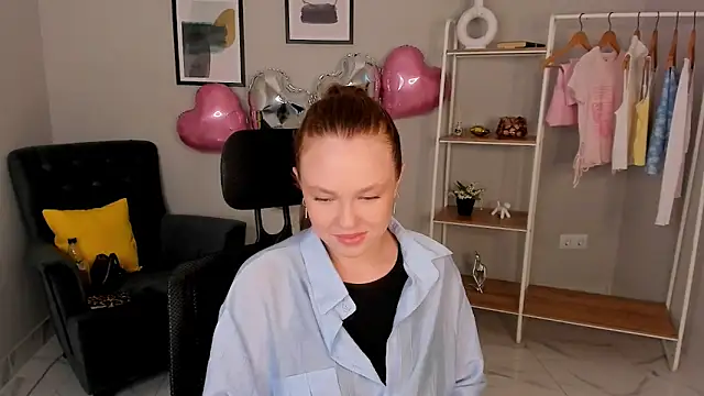 Snapshot of Kira_Lemos chatting on 9, 6, 2026 Kira Lemos online show from 9, 6, 2026