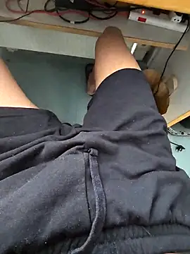 Snapshot of NotEEGamer chatting on 11, 4, 2026 NotEEGamer online show from 11, 4, 2026