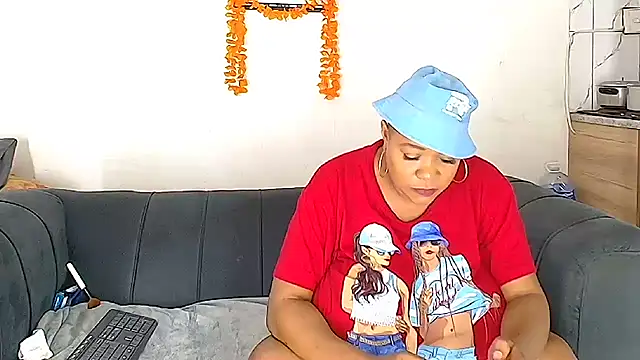 BUSTYQUEEN56  online show from 18, 4, 2026