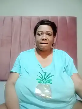 BUSTYQUEEN56  online show from 7, 6, 2026