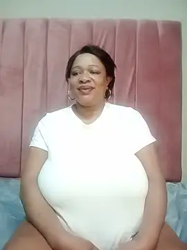 BUSTYQUEEN56  online show from 6, 6, 2026