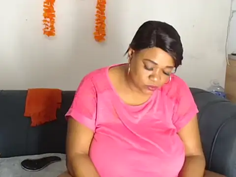 BUSTYQUEEN56  online show from 13, 4, 2026