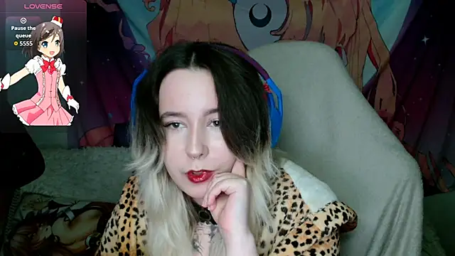 Snapshot of mirabite_ chatting on 13, 4, 2026 mirabite online show from 13, 4, 2026