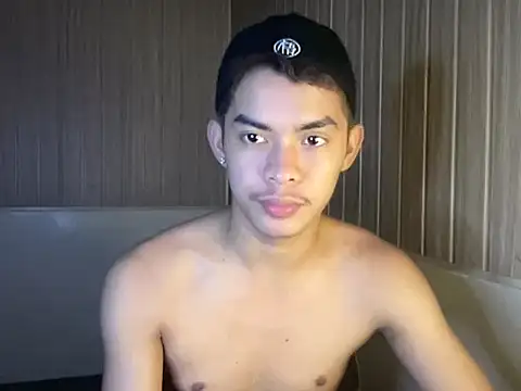 yourhotasian jhonpol16 online show from 15, 5, 2026