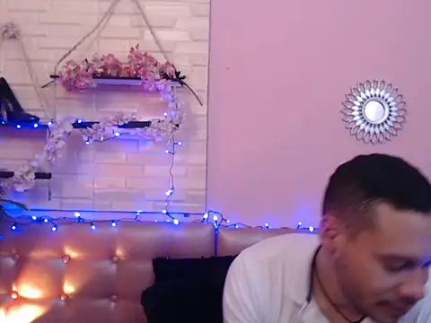 Aronandmoli69 online show from 15, 4, 2026