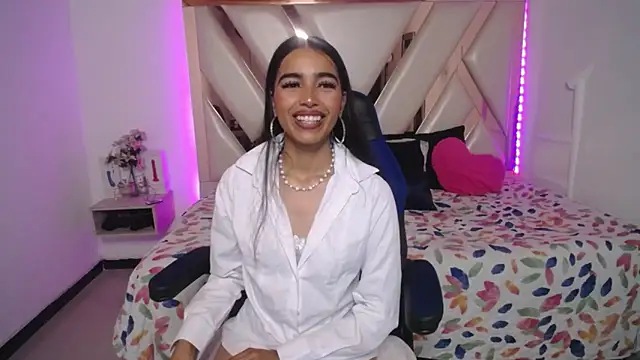 Miaa ferrari1 online show from 25, 4, 2026