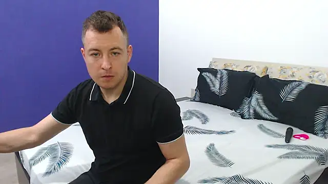 ExoticcXCouple online show from 18, 4, 2026