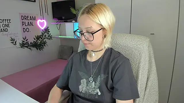 Snapshot of Neko_Sora chatting on 19, 5, 2026 Neko Sora online show from 19, 5, 2026