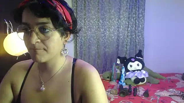 Snapshot of LillithMonroe chatting on 16, 4, 2026 LillithMonroe online show from 16, 4, 2026