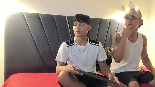 Snapshot of fer_cum18 chatting on 14, 4, 2026 fer cum18 online show from 14, 4, 2026